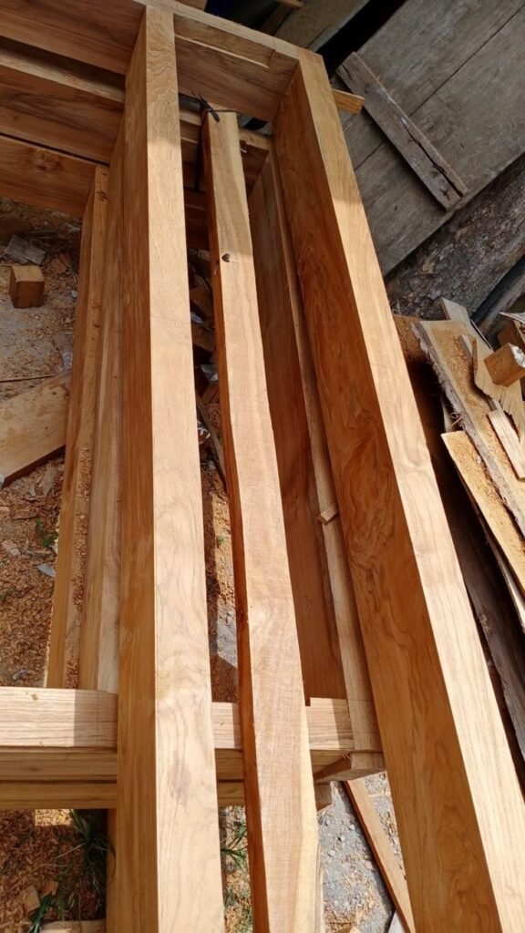 JUAL-USUK-JATI-KUSEN-JATI-LAWAS-1-576x1024 Tips Design Interior Bandung Agar Ruangan Lebih Nyaman & Estetik