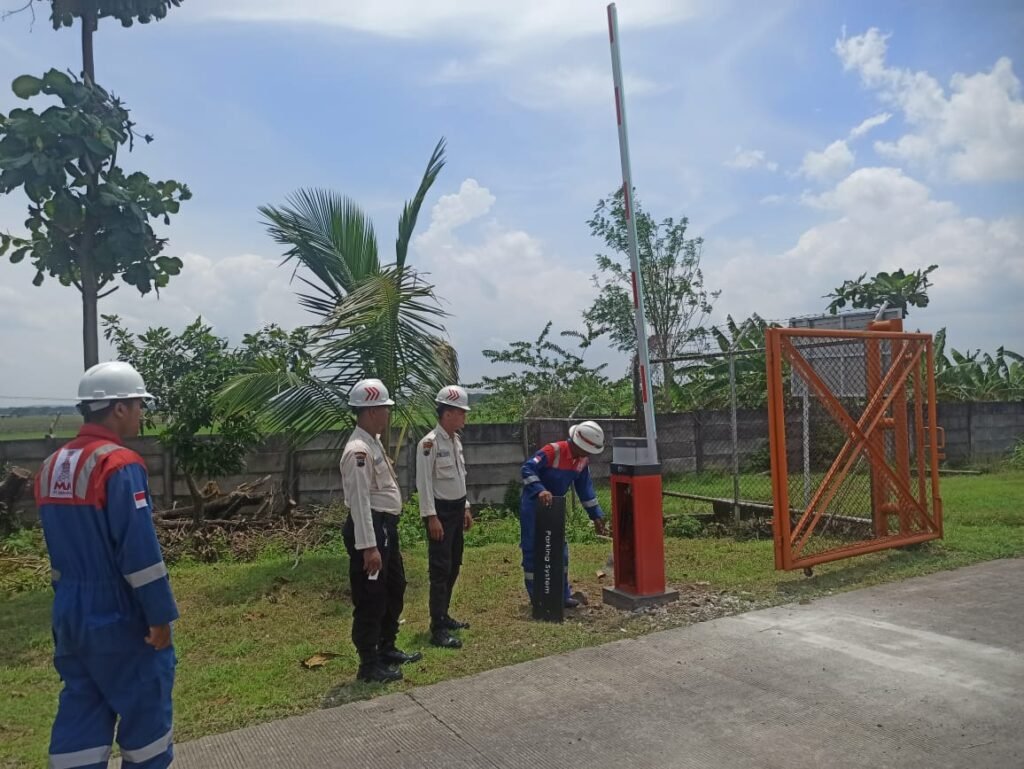 WhatsApp-Image-2025-11-10-at-15.54.57-2-1024x769 Palang Parkir Otomatis M-Gate: Barrier Gate Populer dengan Penjualan 12.000 Unit per Tahun 2025