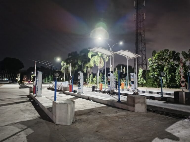 Palang Parkir Otomatis Industrial MSM Parking di Kawasan Industri."