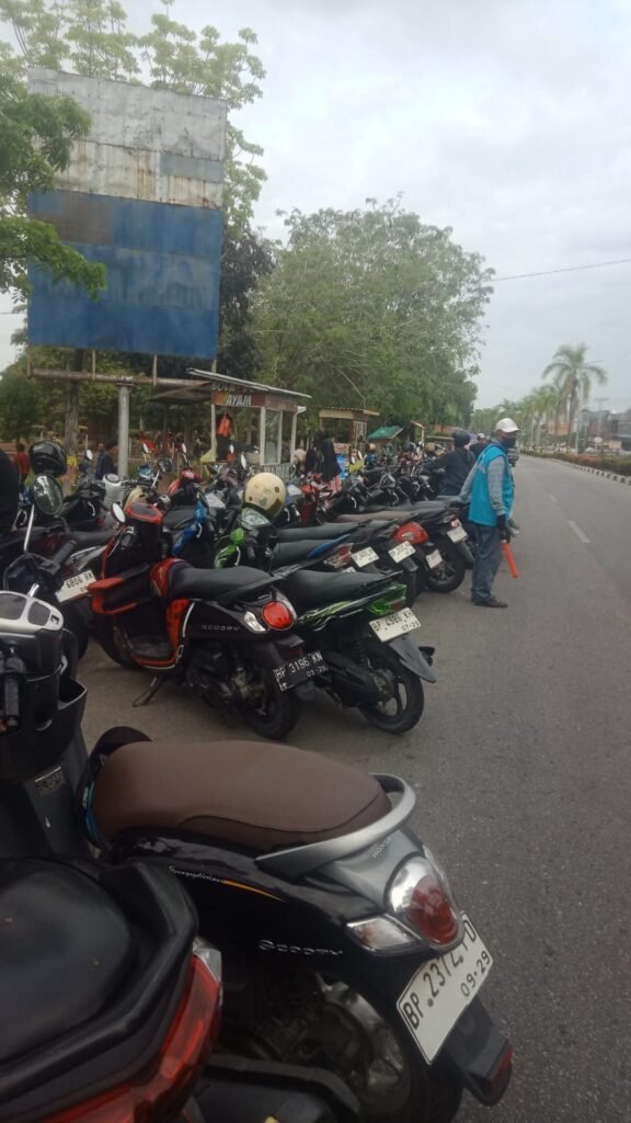 WhatsApp-Image-2026-01-26-at-10.20.07-576x1024 Bupati Karimun Hadiri Penutupan Danlanal Cup 2026, PT MSM Tiga Matra Satria Dukung Kelancaran Acara Lewat Manajemen Parkir Profesiona