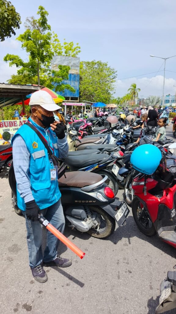 WhatsApp-Image-2026-01-26-at-10.20.26-576x1024 Bupati Karimun Hadiri Penutupan Danlanal Cup 2026, PT MSM Tiga Matra Satria Dukung Kelancaran Acara Lewat Manajemen Parkir Profesiona