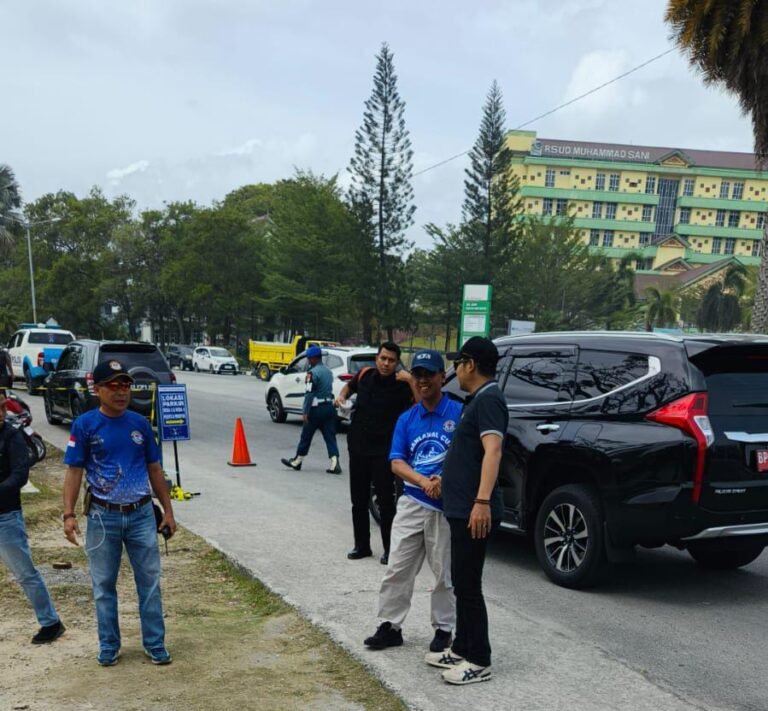 Bupati Karimun Ing Iskandar hadiri penutupan Danlanal Cup 2026 di Pantai Pongkar. PT MSM Tiga Matra Satria berperan penting mendukung kelancaran acara lewat manajemen parkir profesional