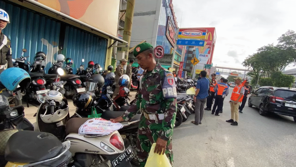 image-18-1024x578 Dishub, Polisi, TNI, dan PT MSM Tiga Matra Satria Karimun Gelar Razia Ketertiban Juru Parkir
