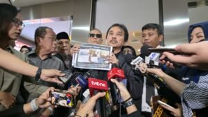 roy suryo cs pertanyakan bukti saksi ahli penyidik polda metro jaya perkara ijazah palsu joko widodo 14122025 195212.jpg