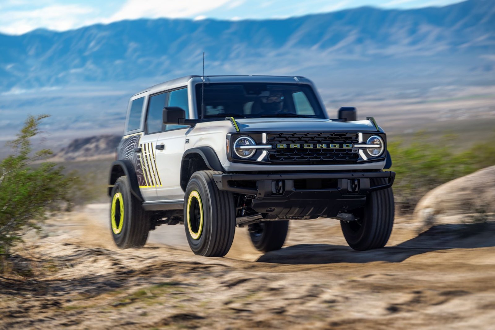 Ford Bronco RTR 2027 Terungkap! SUV Gahar dengan Teknologi Raptor Lebih Terjangkau