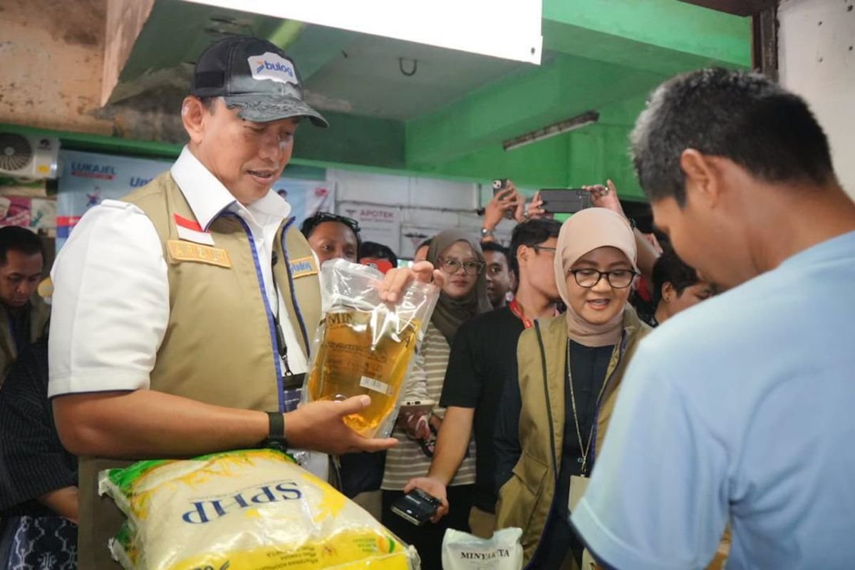 Bulog Pastikan Warga Karanganyar hingga Wonogiri Bisa Tukar Minyakita Berbau Solar
