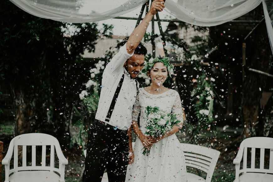 Hukum Suami Tak Memberi Nafkah Kepada Istri Bekerja