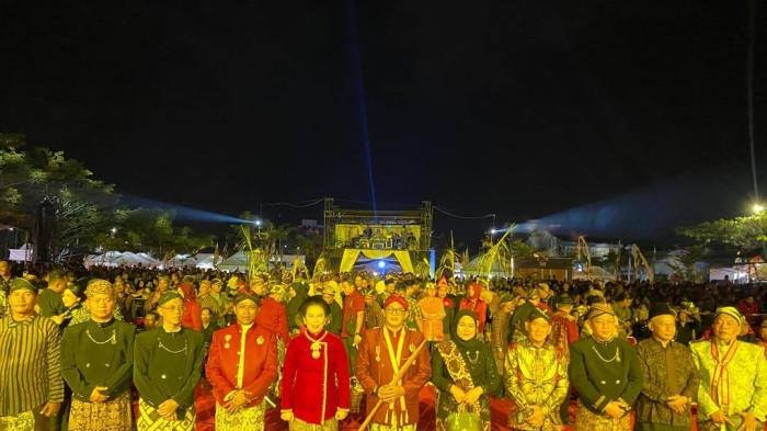 Grebeg Suro Singkawang 2026 Tampilkan Tari Kolosal dan Kirab Budaya Gunungan