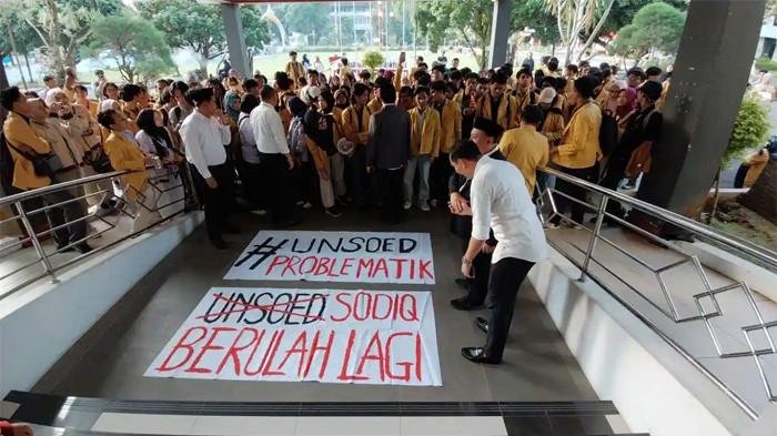 Demo Setelah Kirim Mahasiswa ke Ende, Unsoed Tegaskan Menolak MBG dan Koperasi Merah Putih