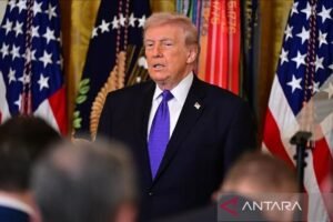 Trump-1-300x200 Profile