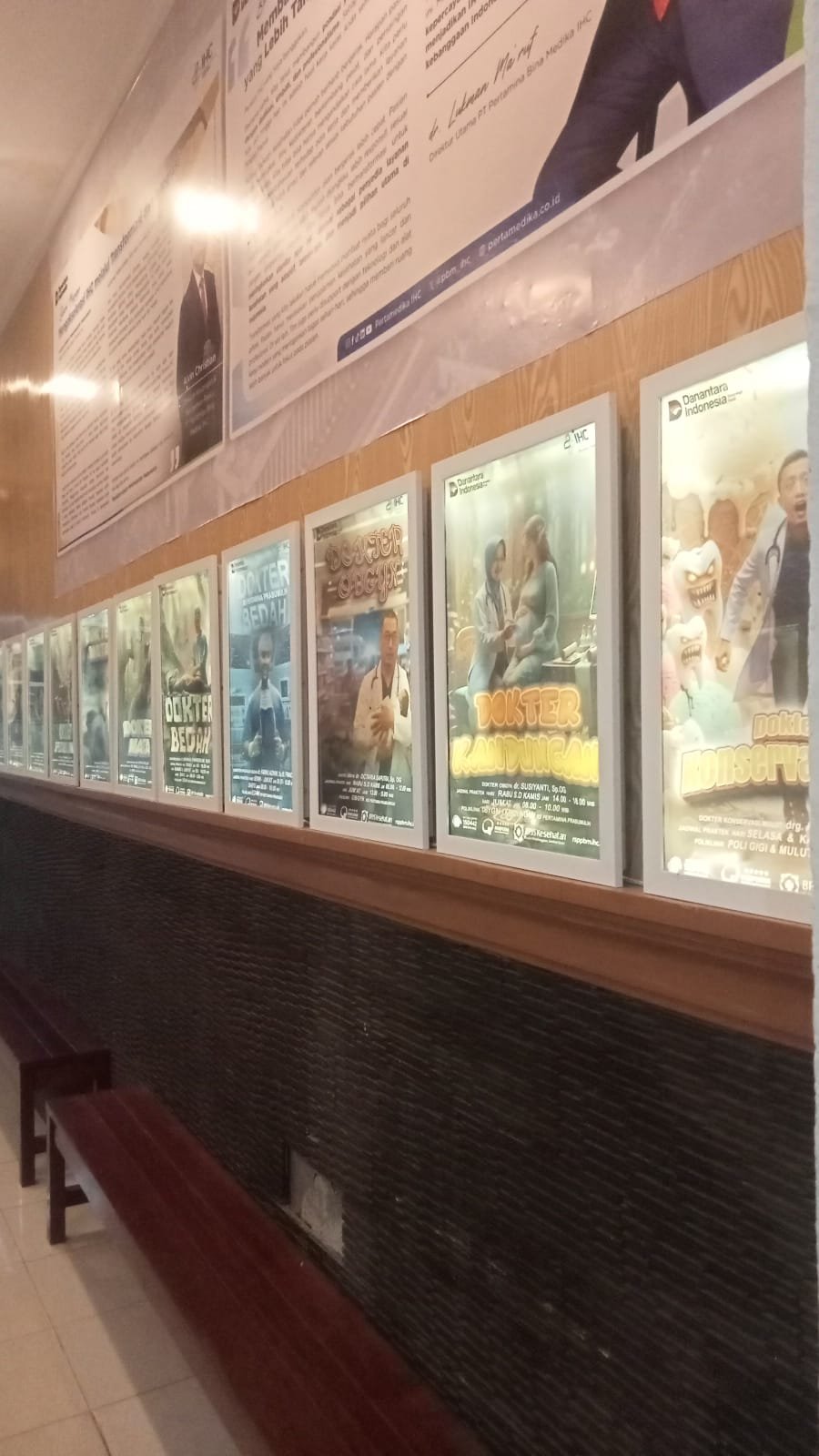 Tampil Berbeda, RS Pertamina Prabumulih Hadirkan Jadwal Dokter Seperi Poster Bioskop