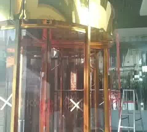 Pintu Kaca Otomatis (Pintu Otomatis): Manfaat Utama dan Tempat Pemesanannya di msmparking.com